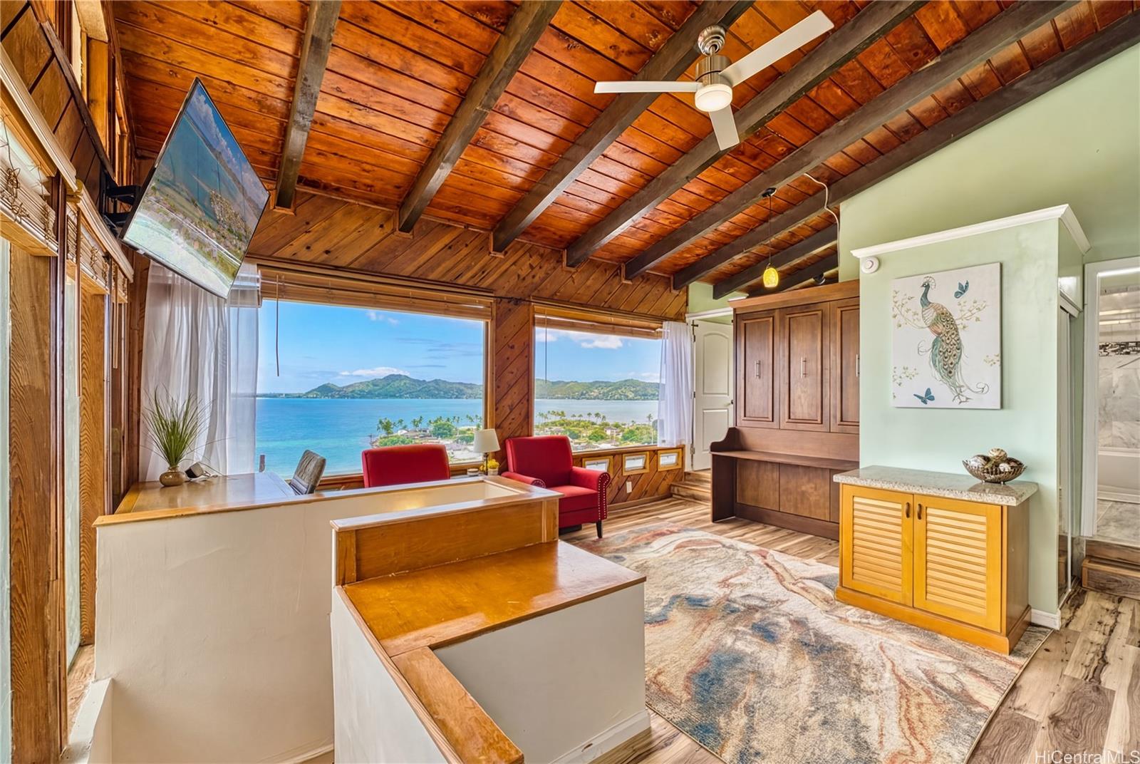 Photo 17 of 25