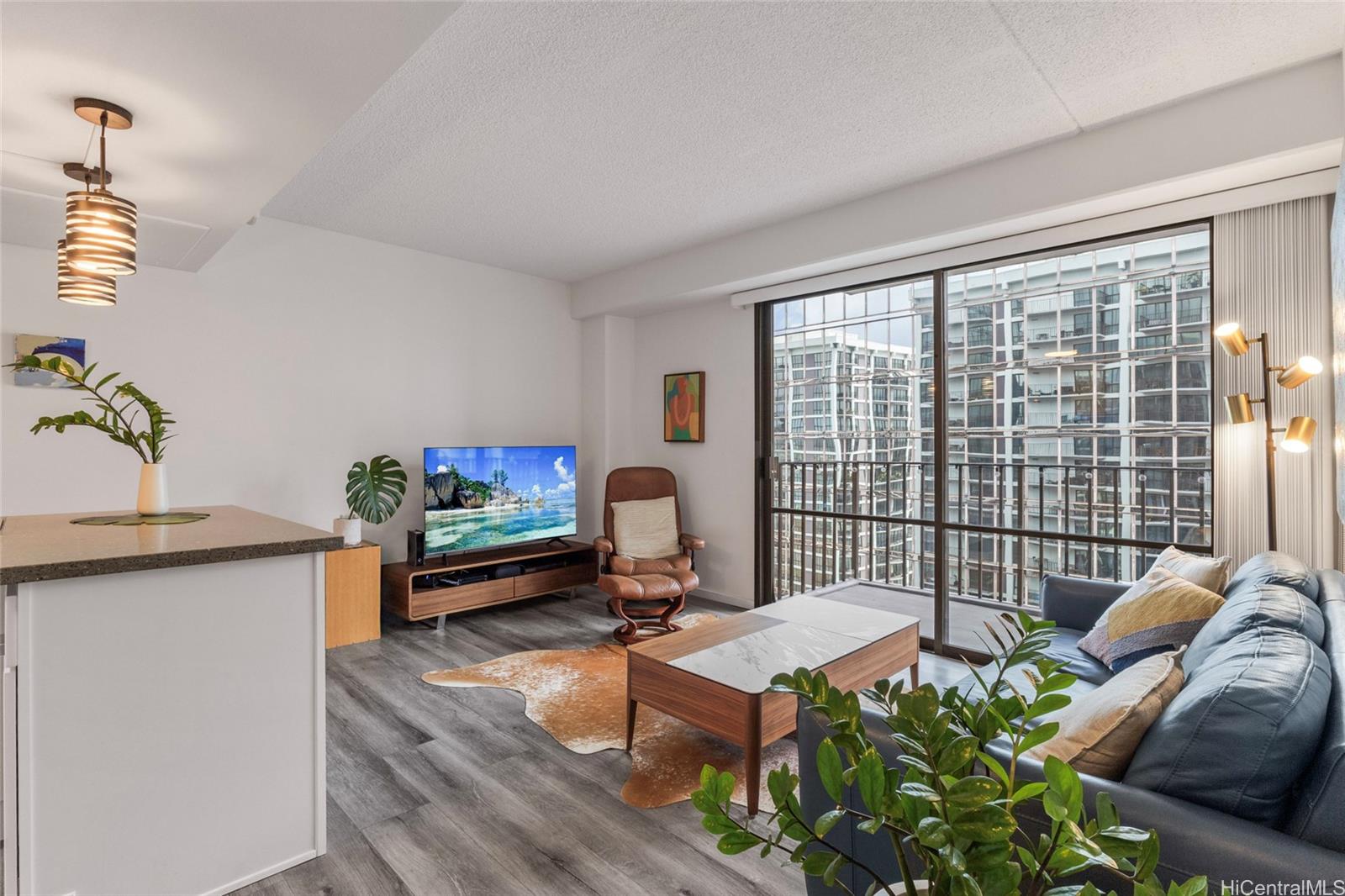 225 Queen Street 22G