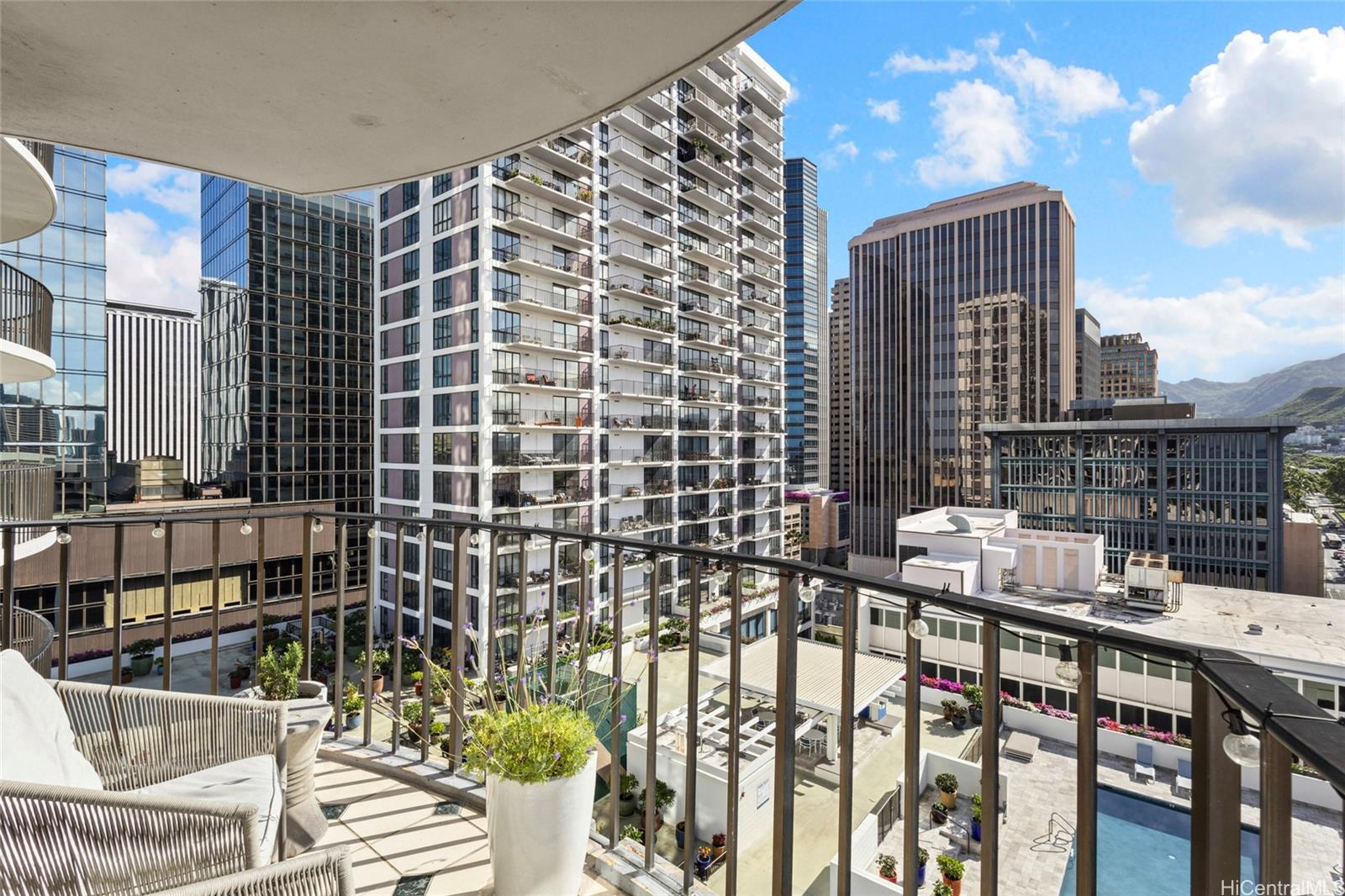 700 Richards Street  Unit 1206