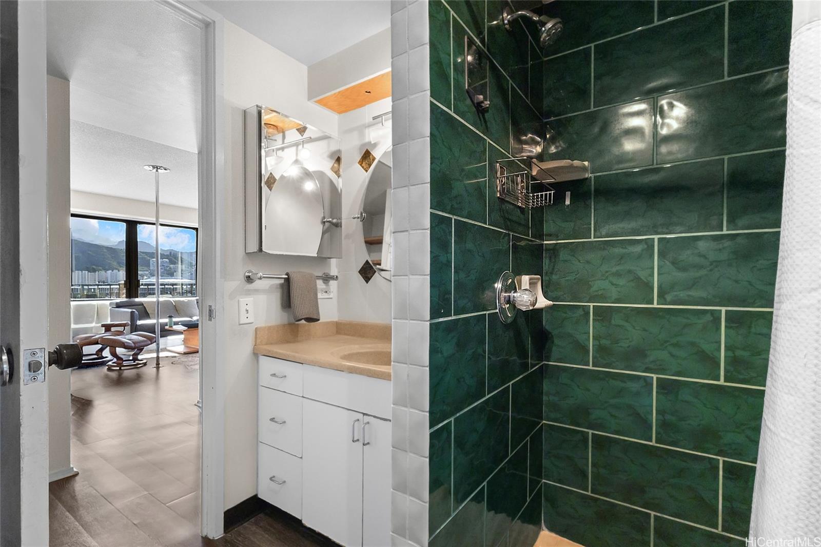 700 Richards Street  Unit 1206