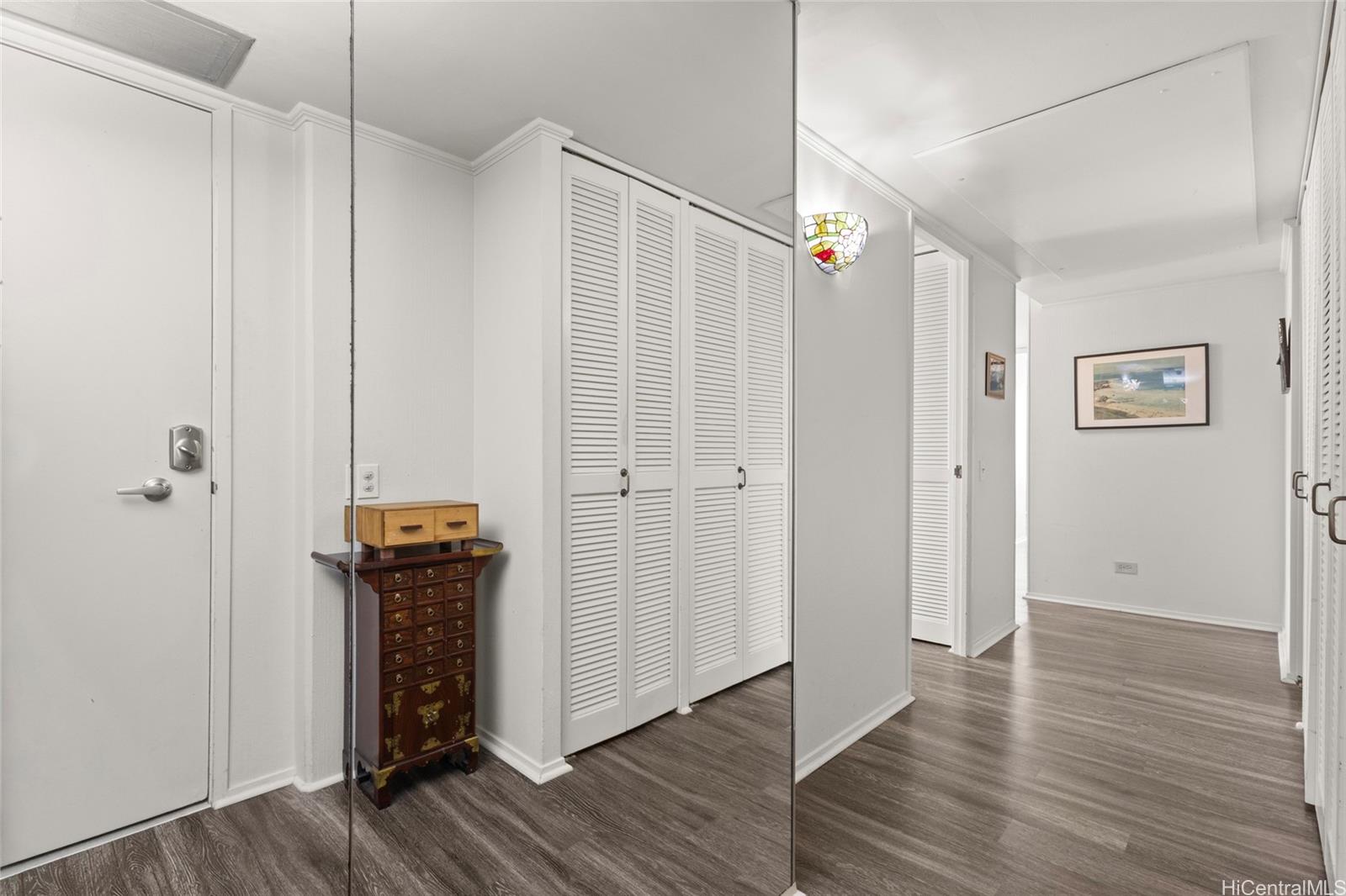 700 Richards Street  Unit 1206