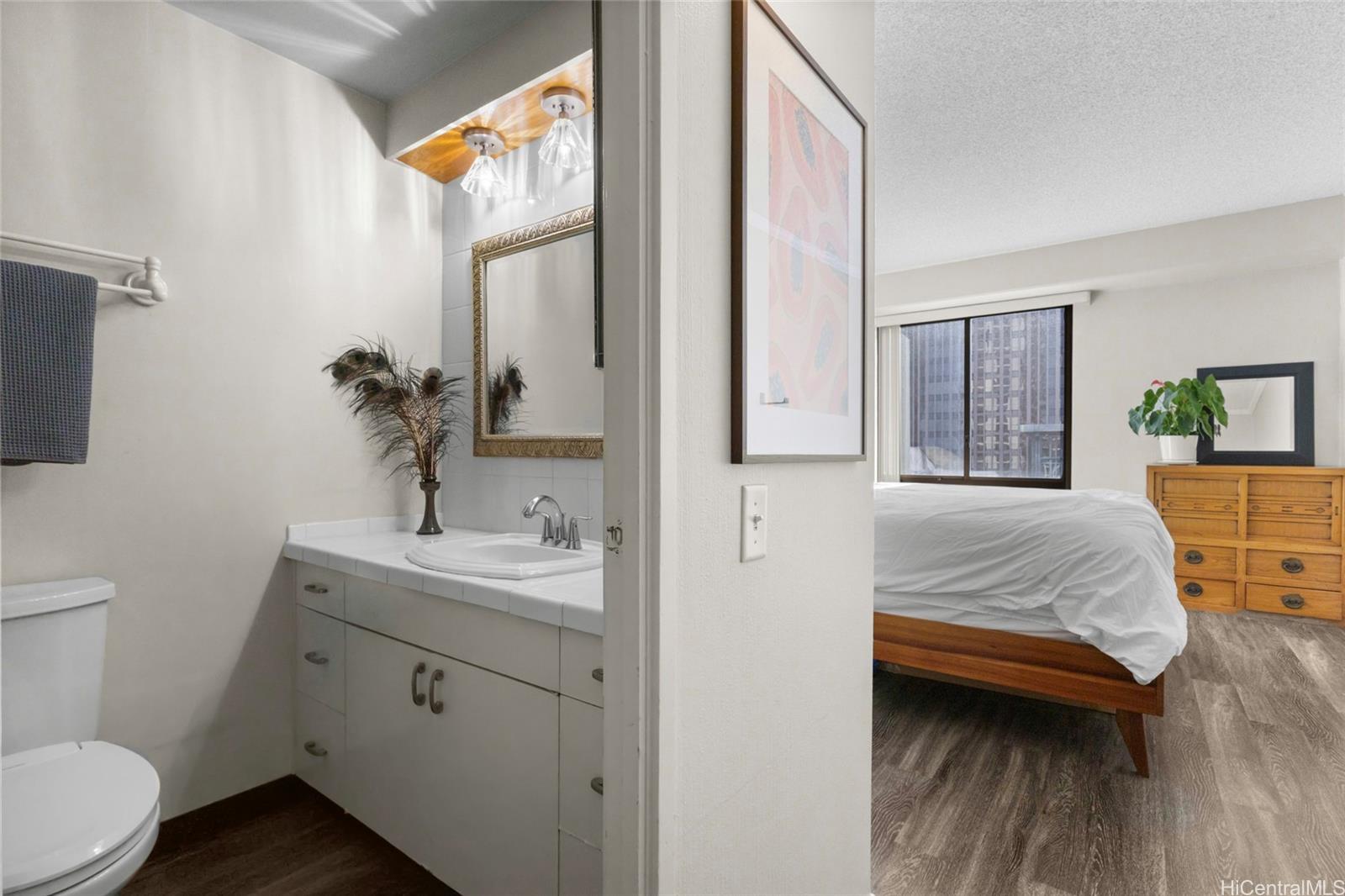 700 Richards Street  Unit 1206
