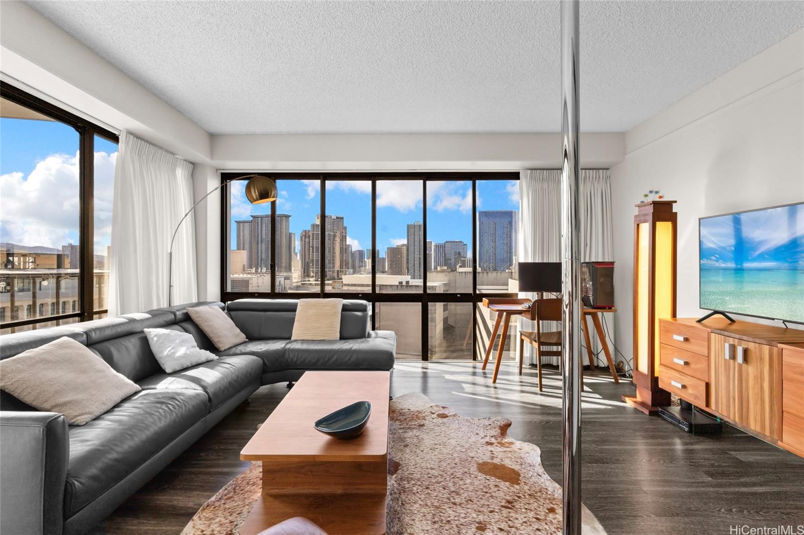 700 Richards Street  Unit 1206