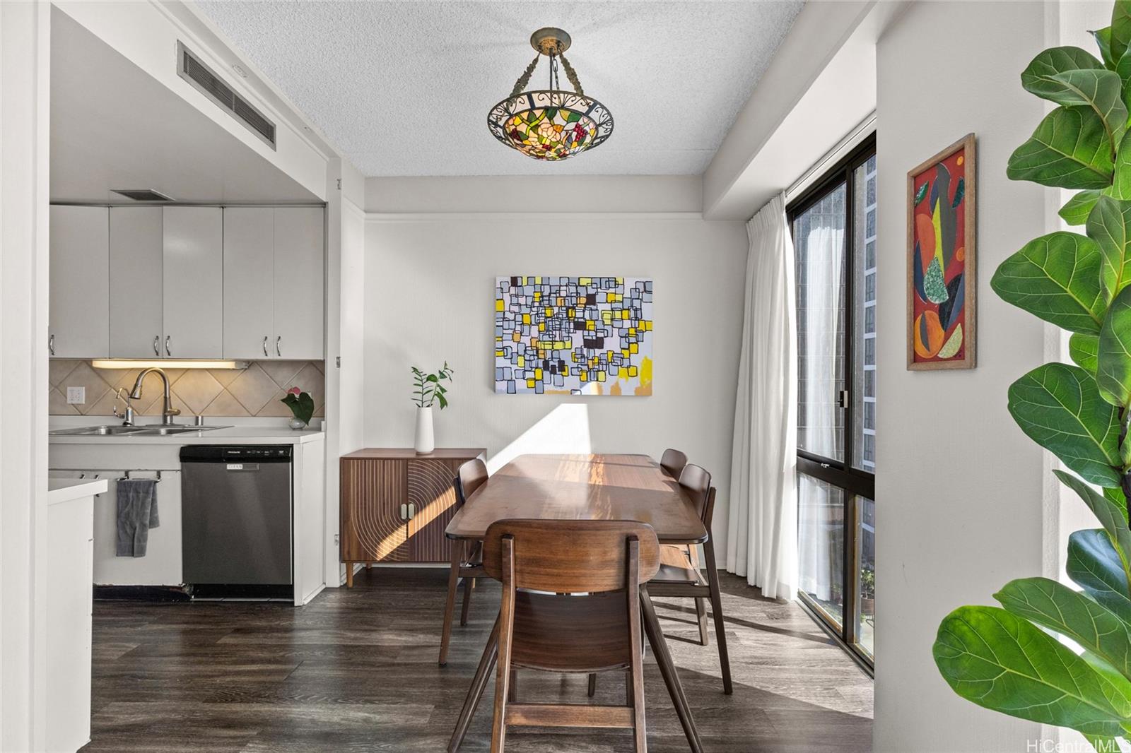 700 Richards Street  Unit 1206