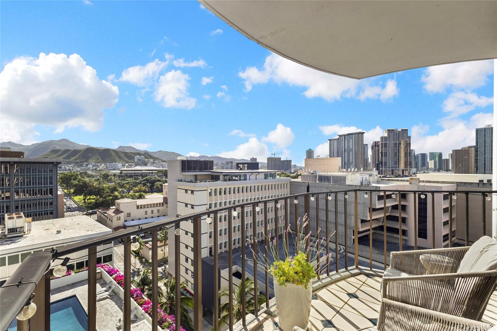 700 Richards Street  Unit 1206