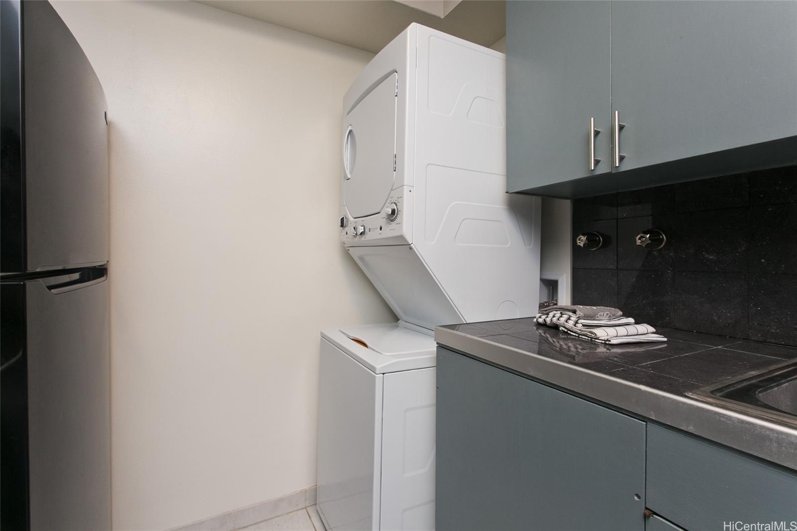2029 Nuuanu Avenue  Unit 1605