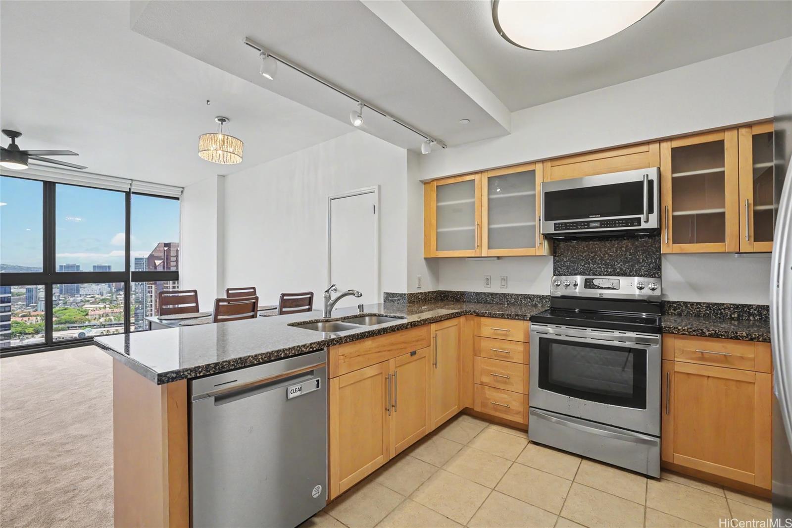 600 Queen Street  Unit 4005