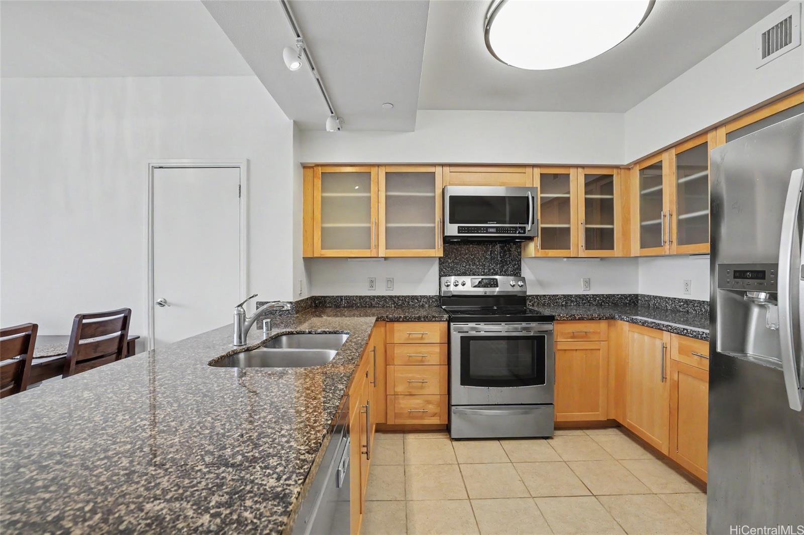 600 Queen Street  Unit 4005