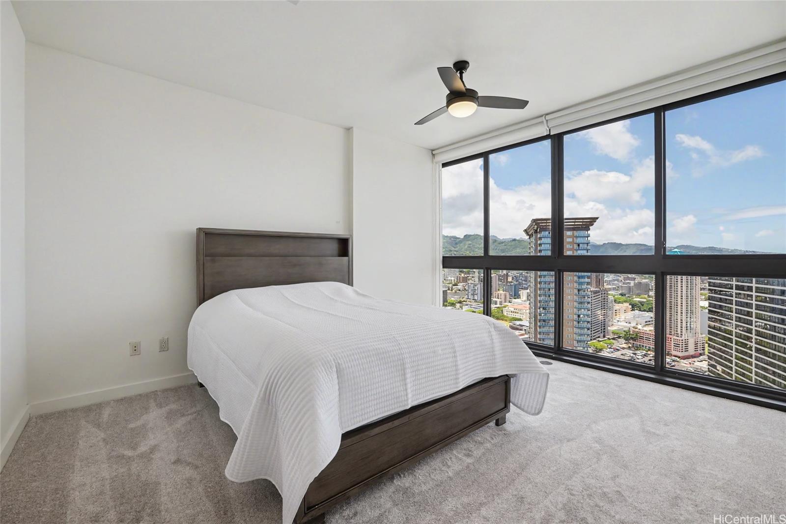 600 Queen Street  Unit 4005