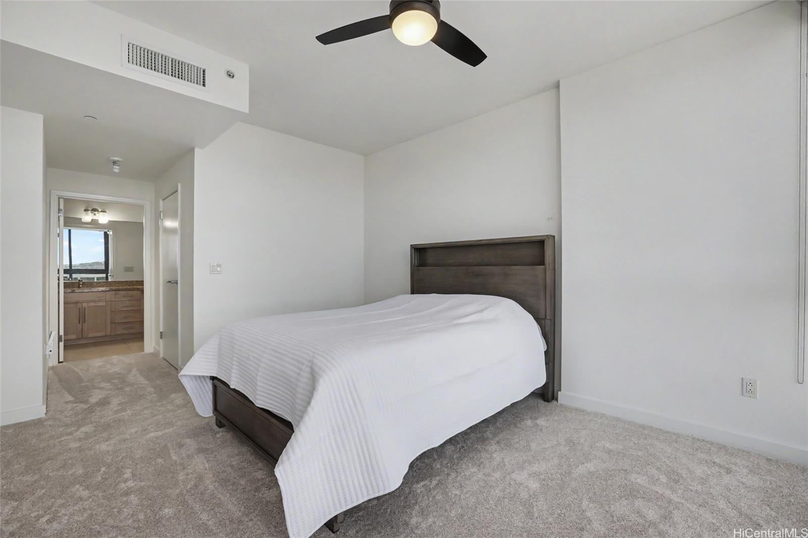 600 Queen Street  Unit 4005