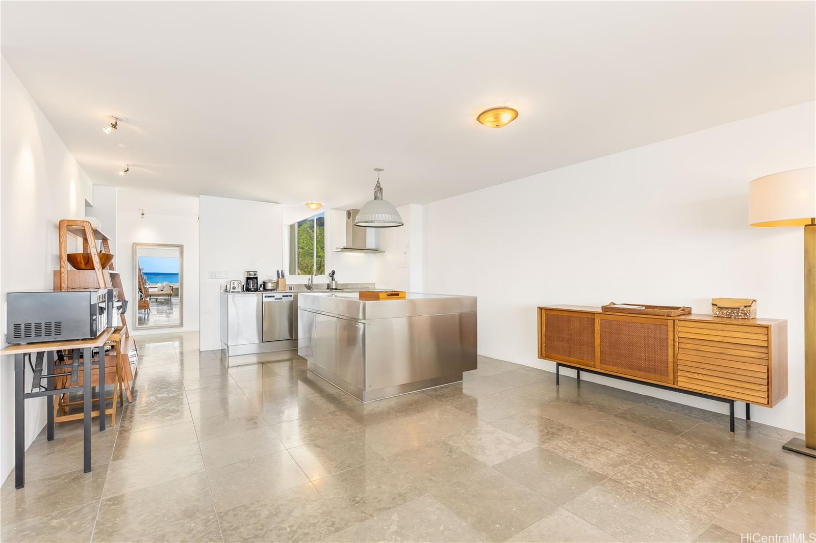 2895 Kalakaua Avenue  Unit 603/604