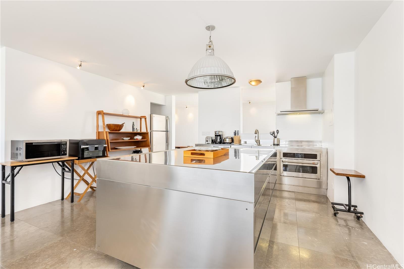 2895 Kalakaua Avenue  Unit 603/604