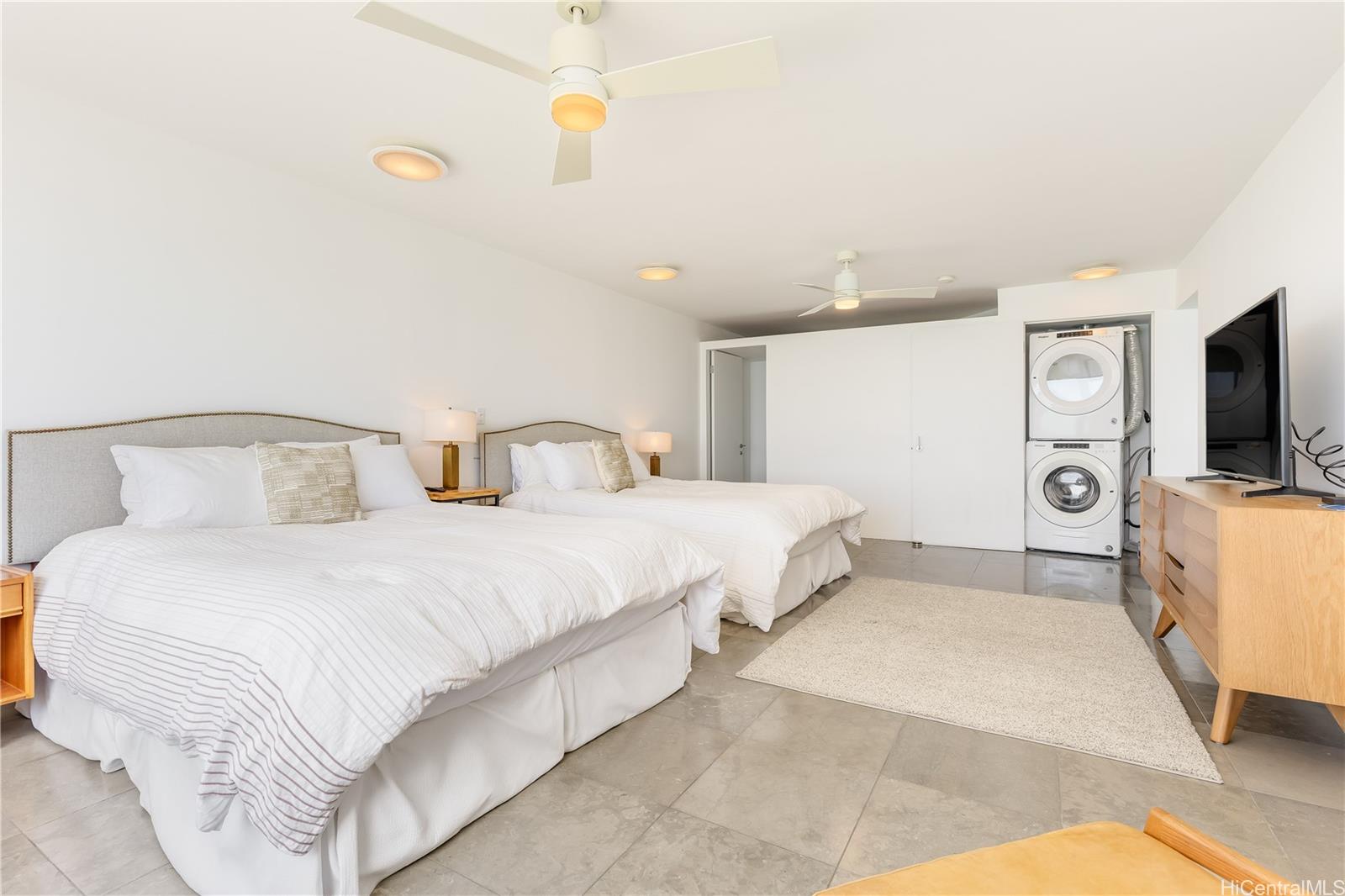 2895 Kalakaua Avenue  Unit 603/604