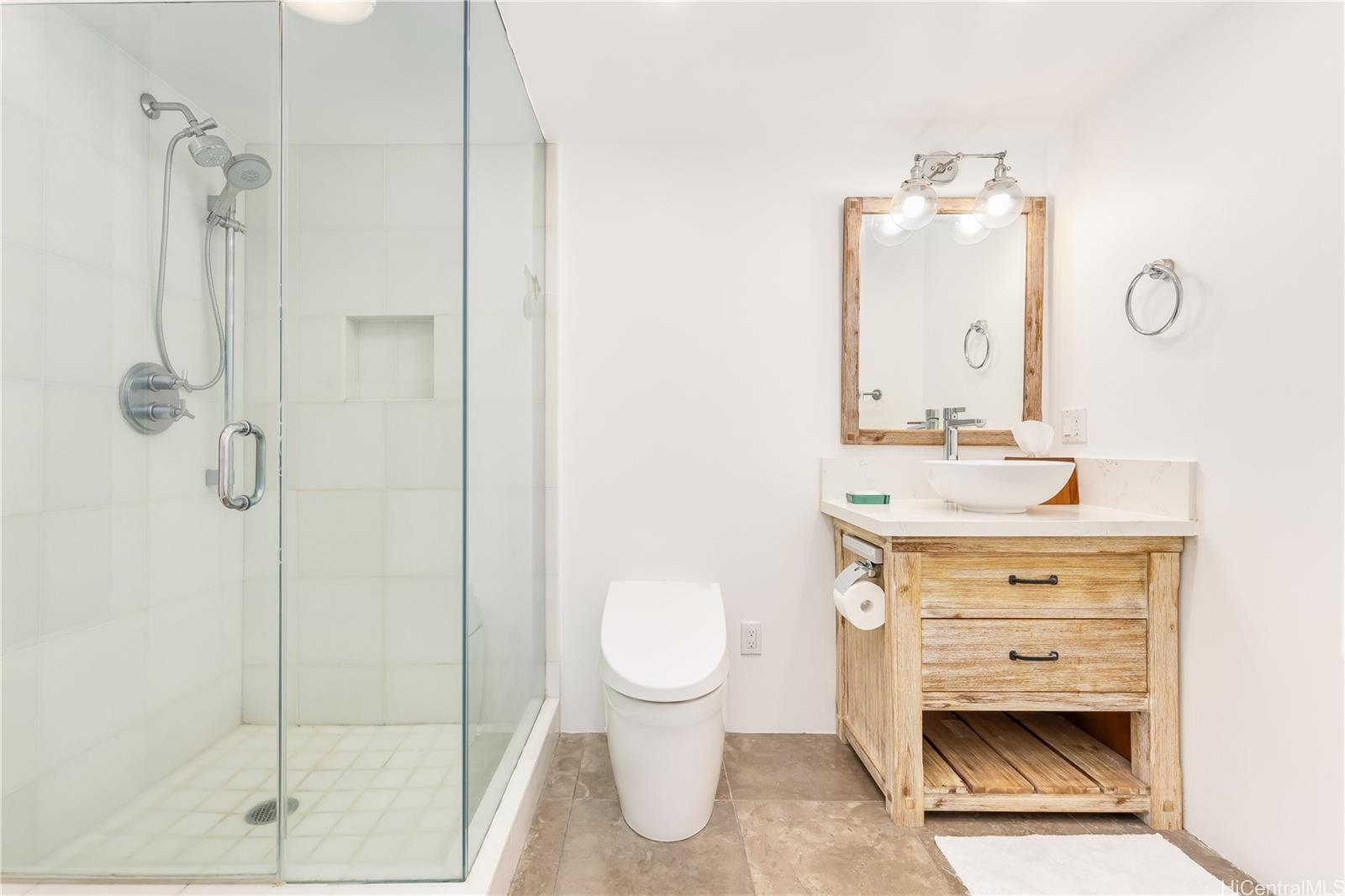 2895 Kalakaua Avenue  Unit 603/604