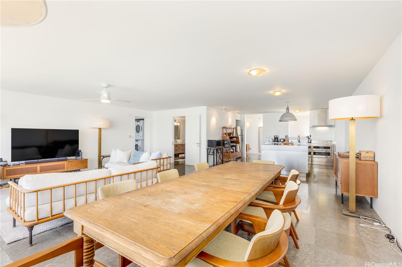 2895 Kalakaua Avenue  Unit 603/604