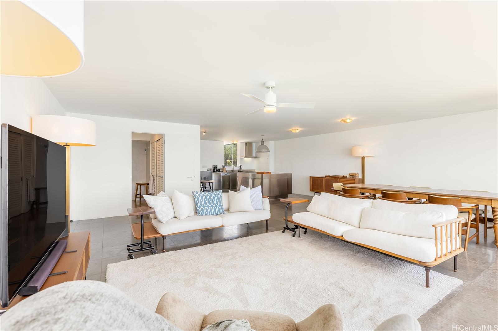 2895 Kalakaua Avenue  Unit 603/604