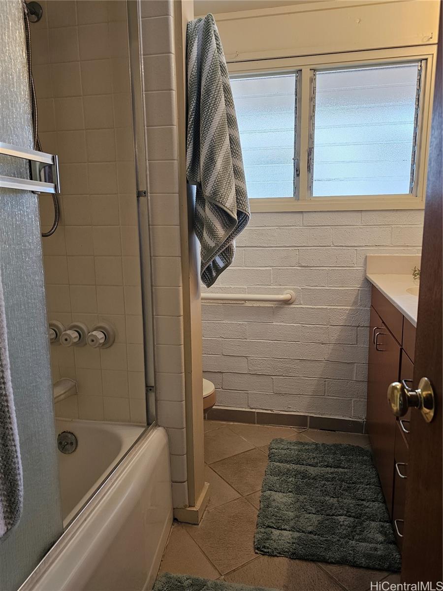 Photo 12 of 24