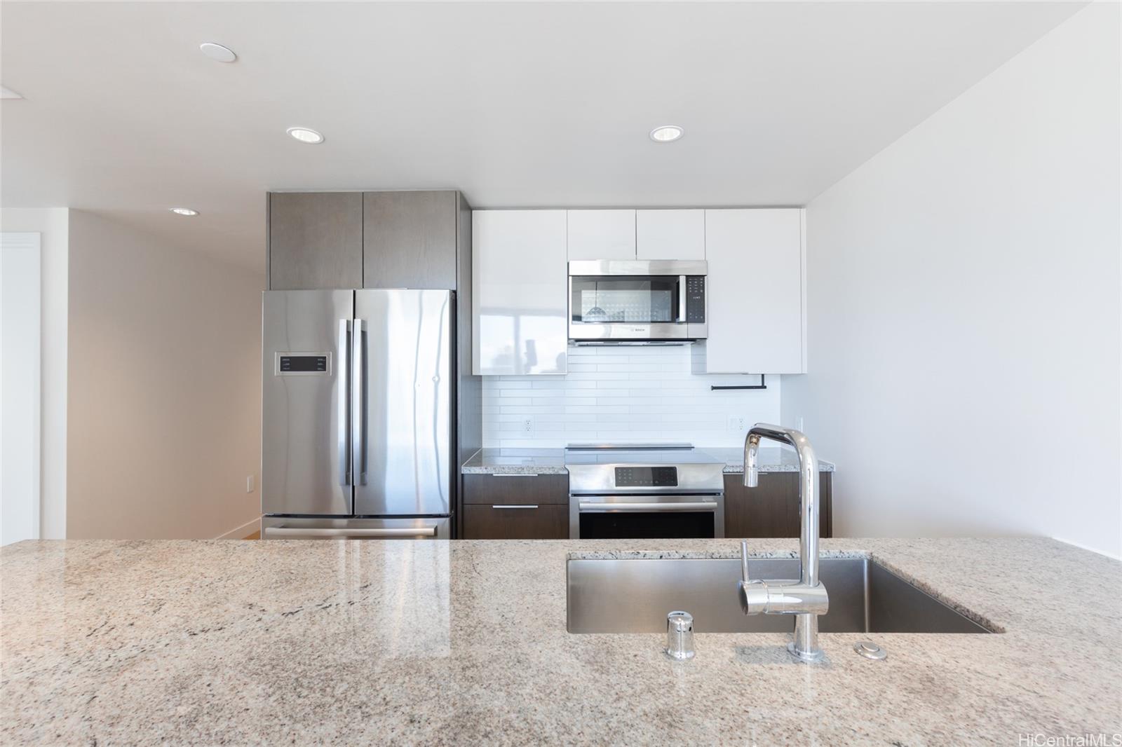 1001 Queen Street 2415