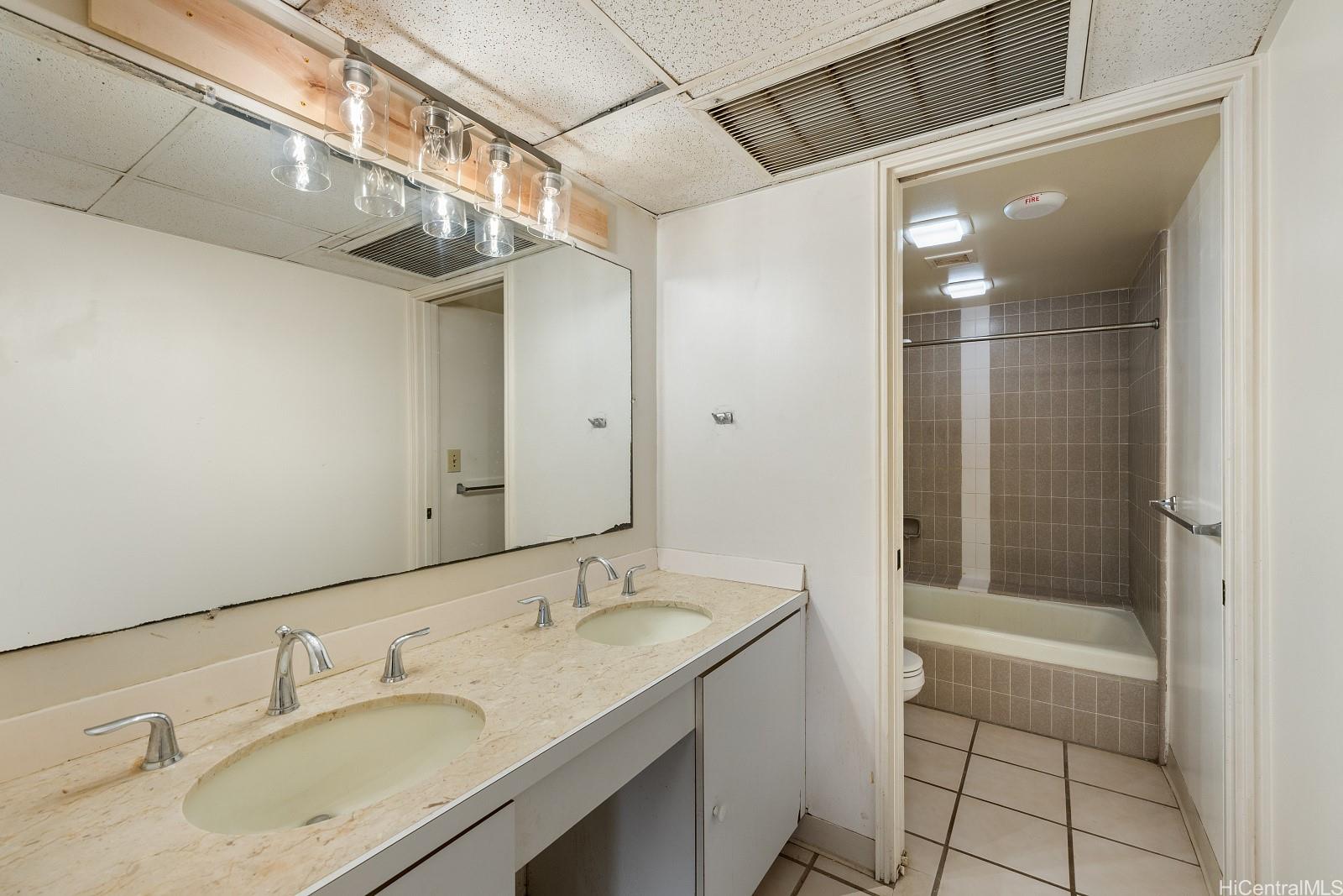 1600 Ala Moana Boulevard  Unit 1502