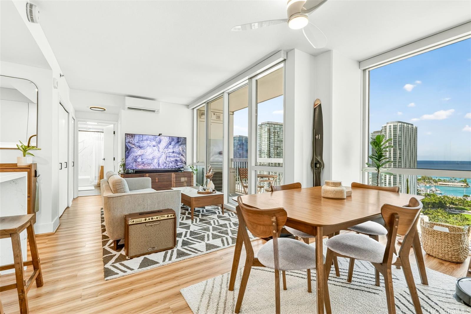 909 Kapiolani Boulevard 2902