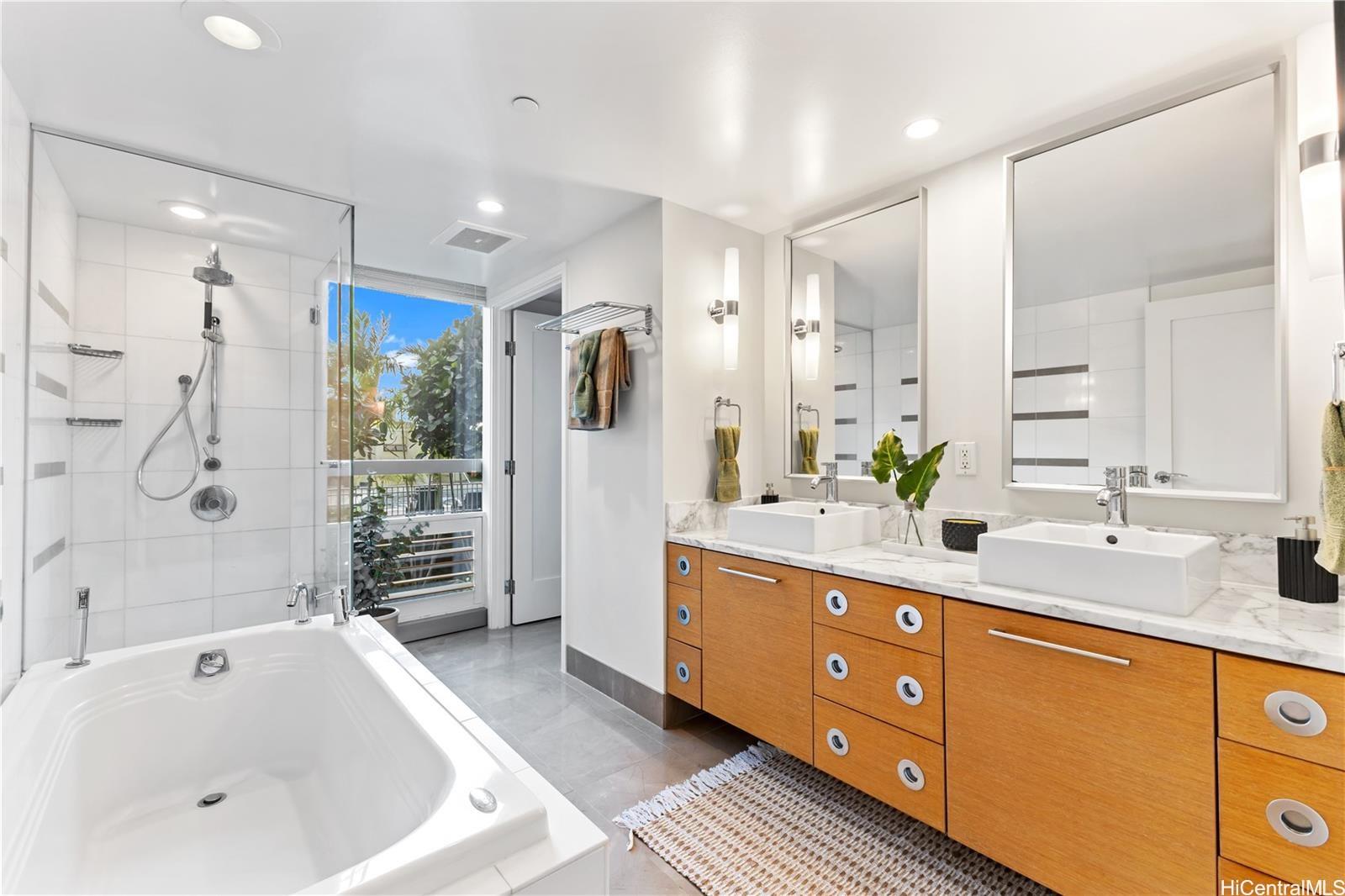 1177 Queen Street  Unit 708