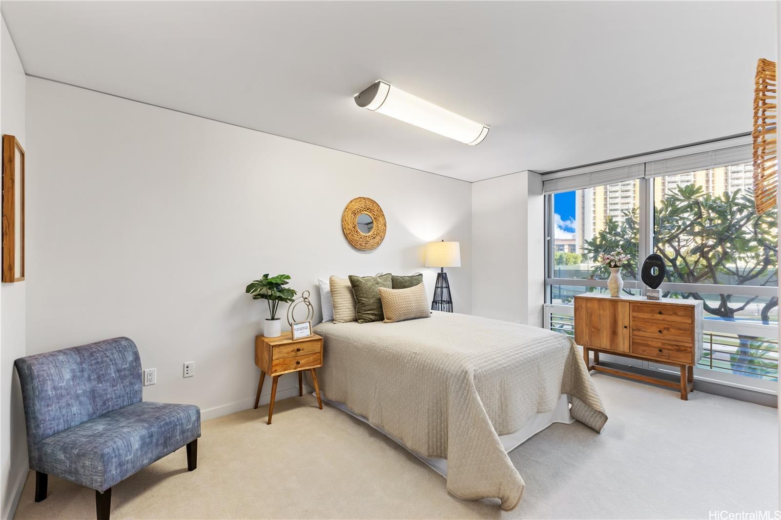1177 Queen Street  Unit 708