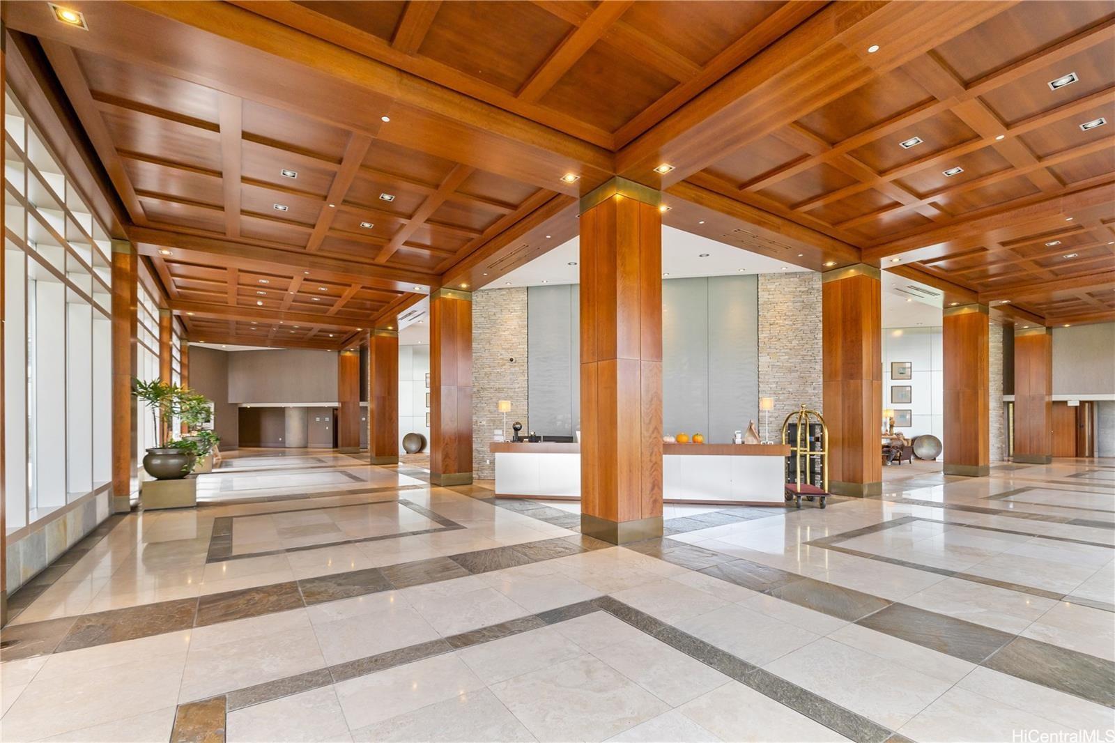 1177 Queen Street  Unit 708