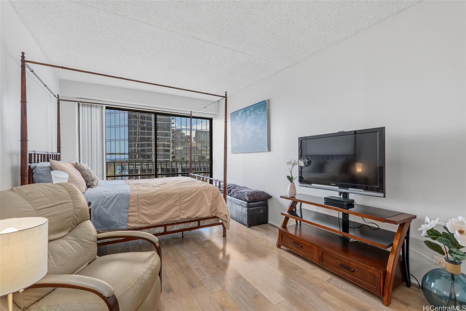 700 Richards Street  Unit 802