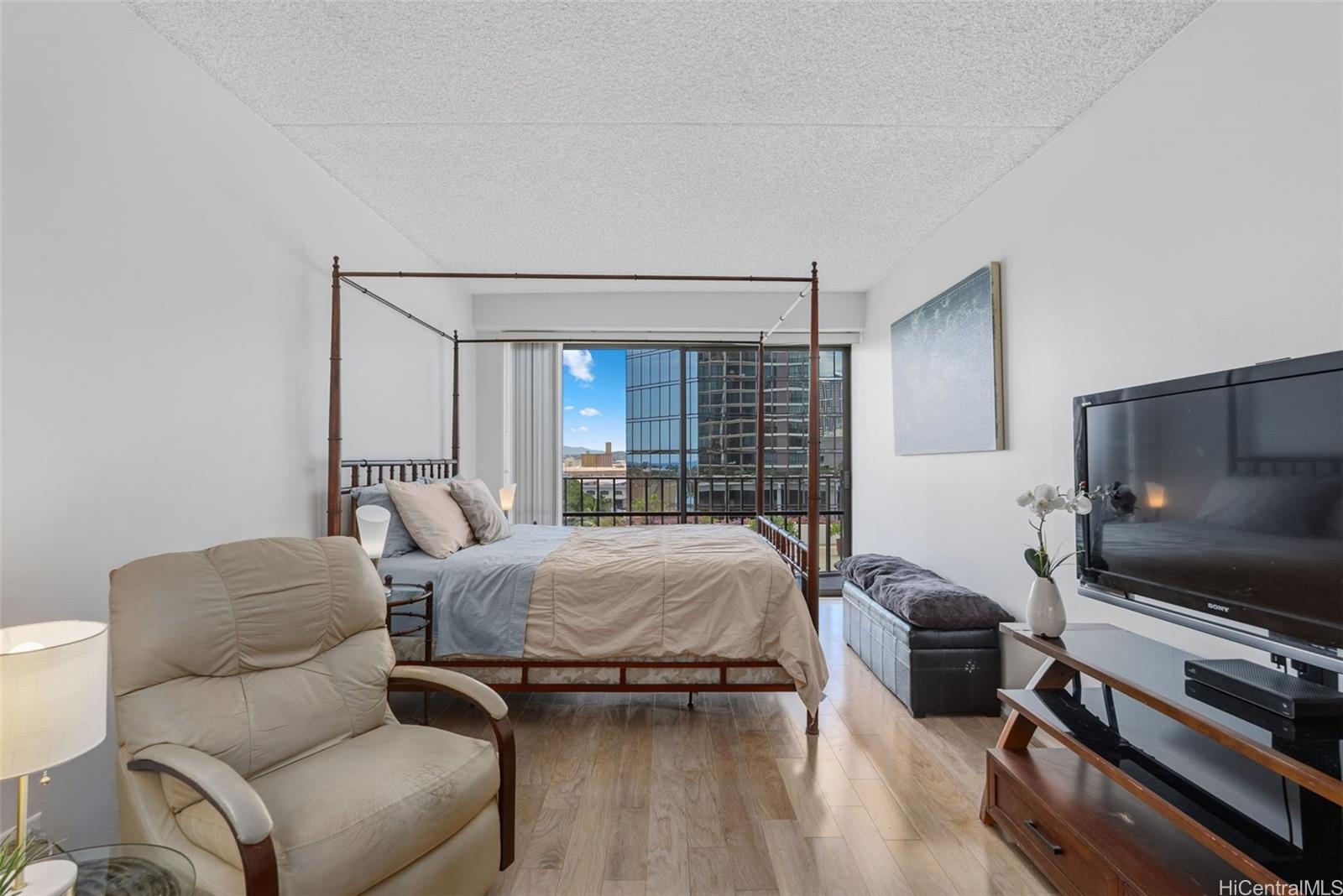 700 Richards Street  Unit 802