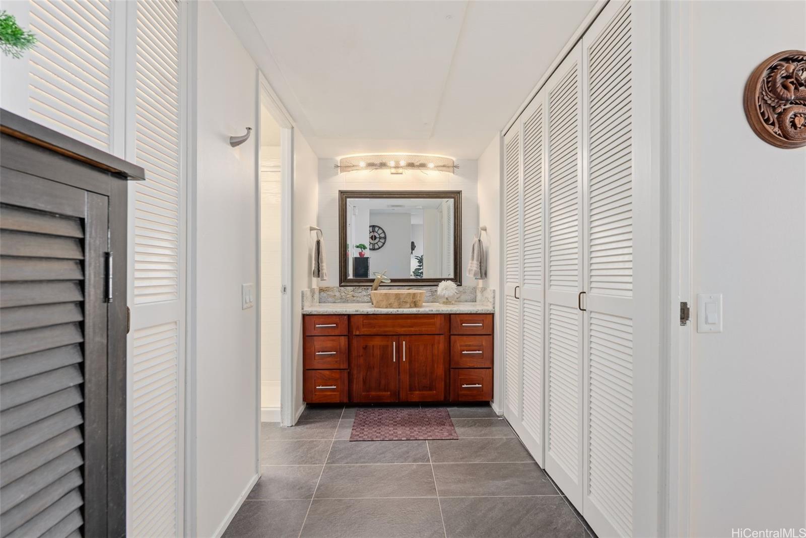 700 Richards Street  Unit 802