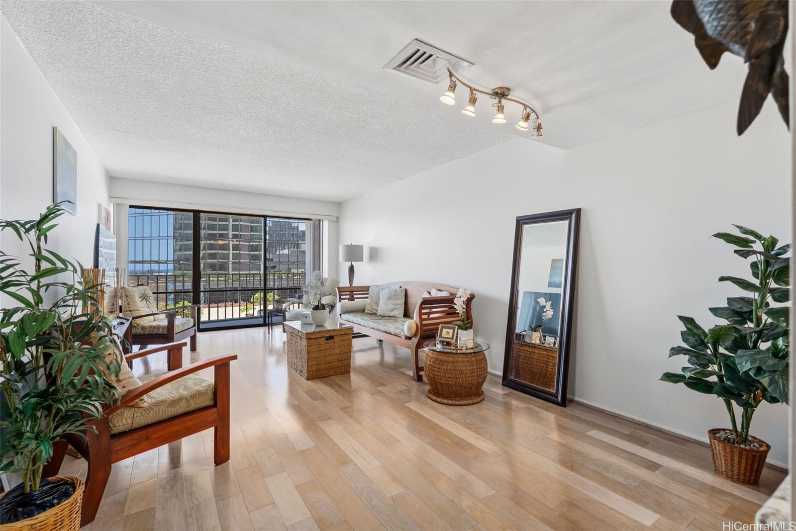 700 Richards Street  Unit 802
