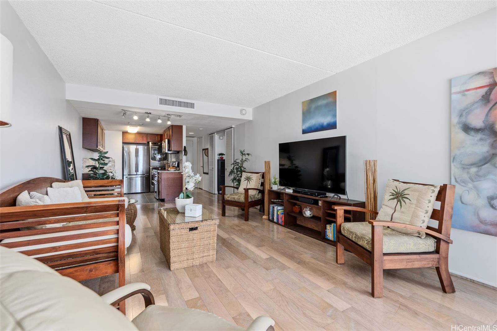 700 Richards Street  Unit 802