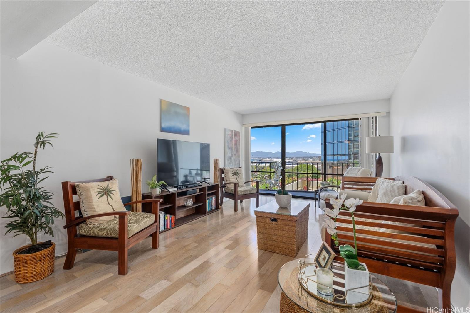 700 Richards Street  Unit 802