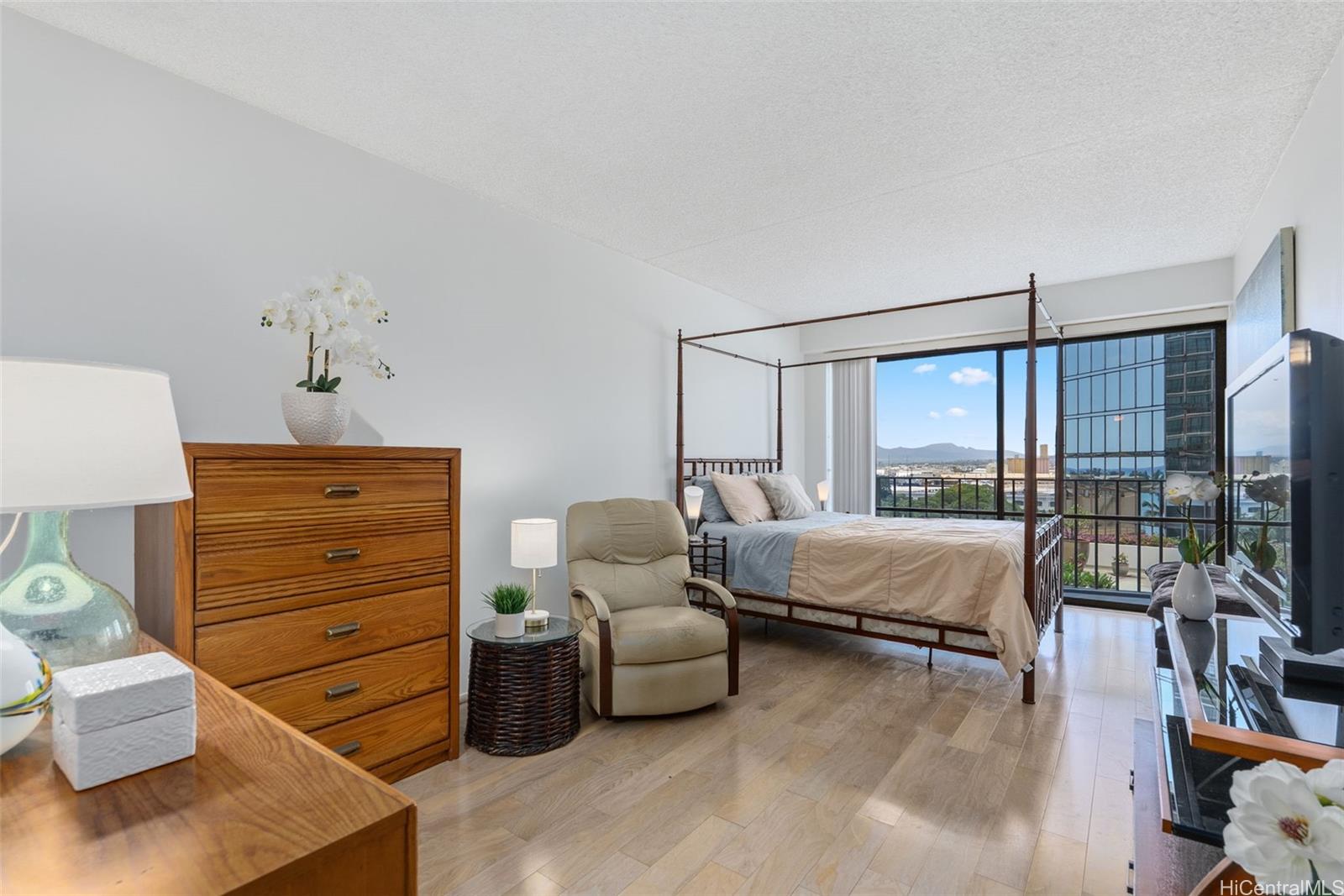 700 Richards Street  Unit 802