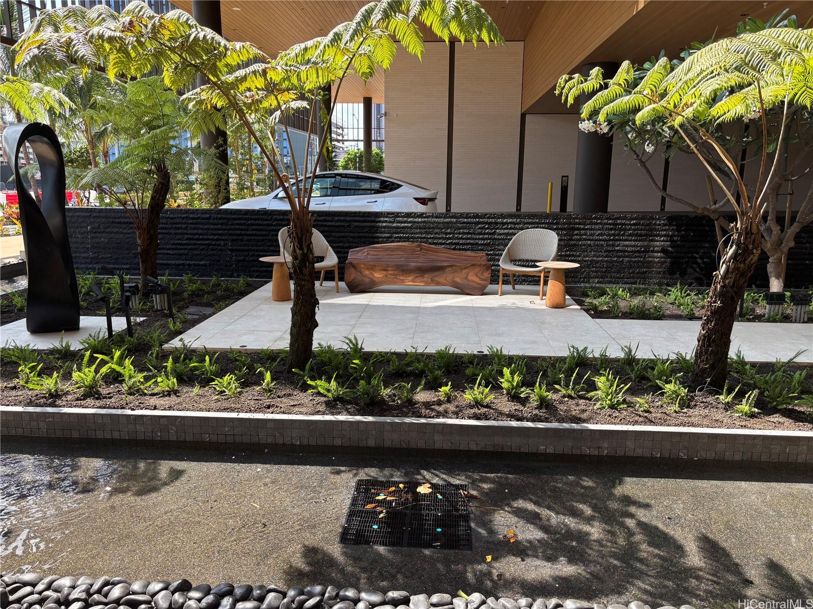Photo 16 of 19