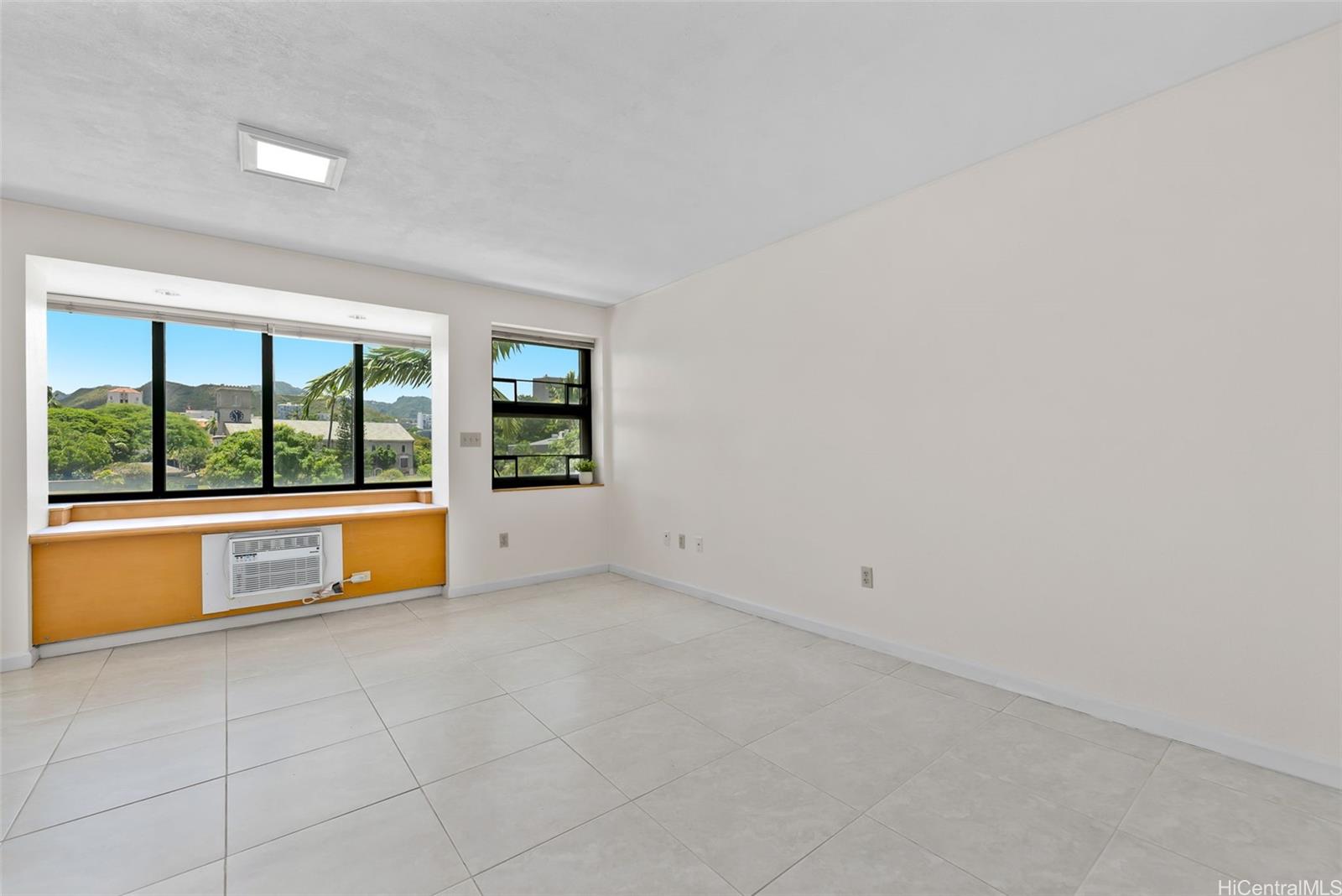 545 Queen Street  Unit 334