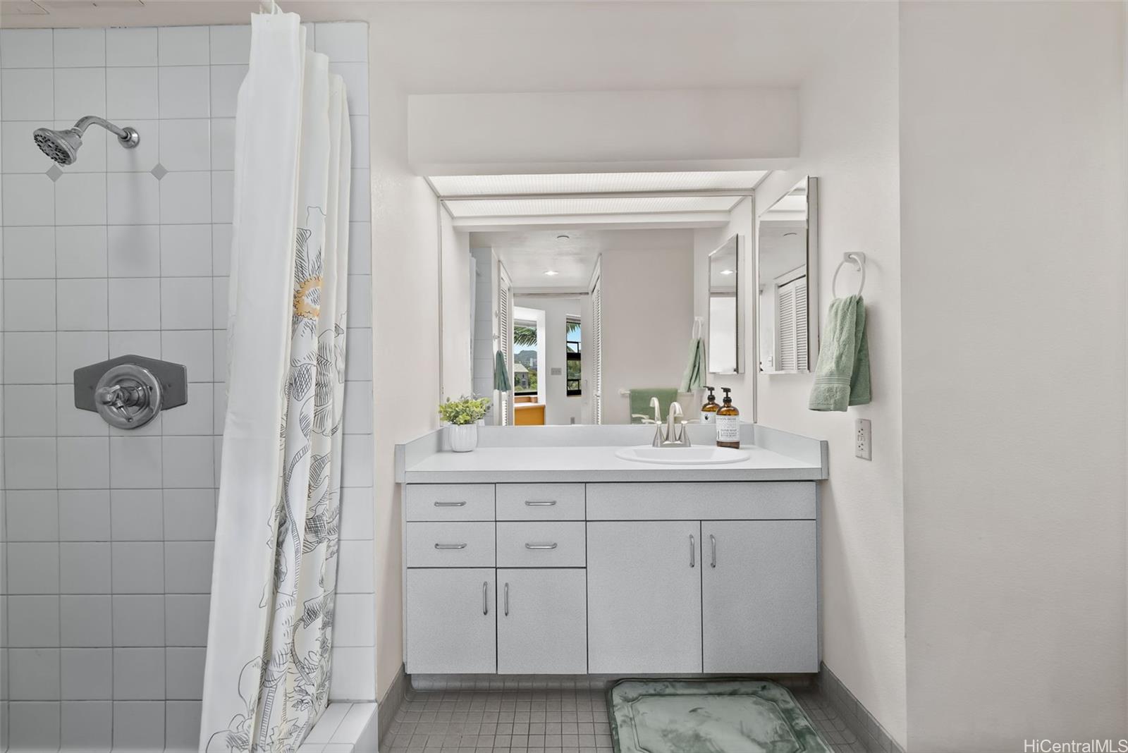 545 Queen Street  Unit 334