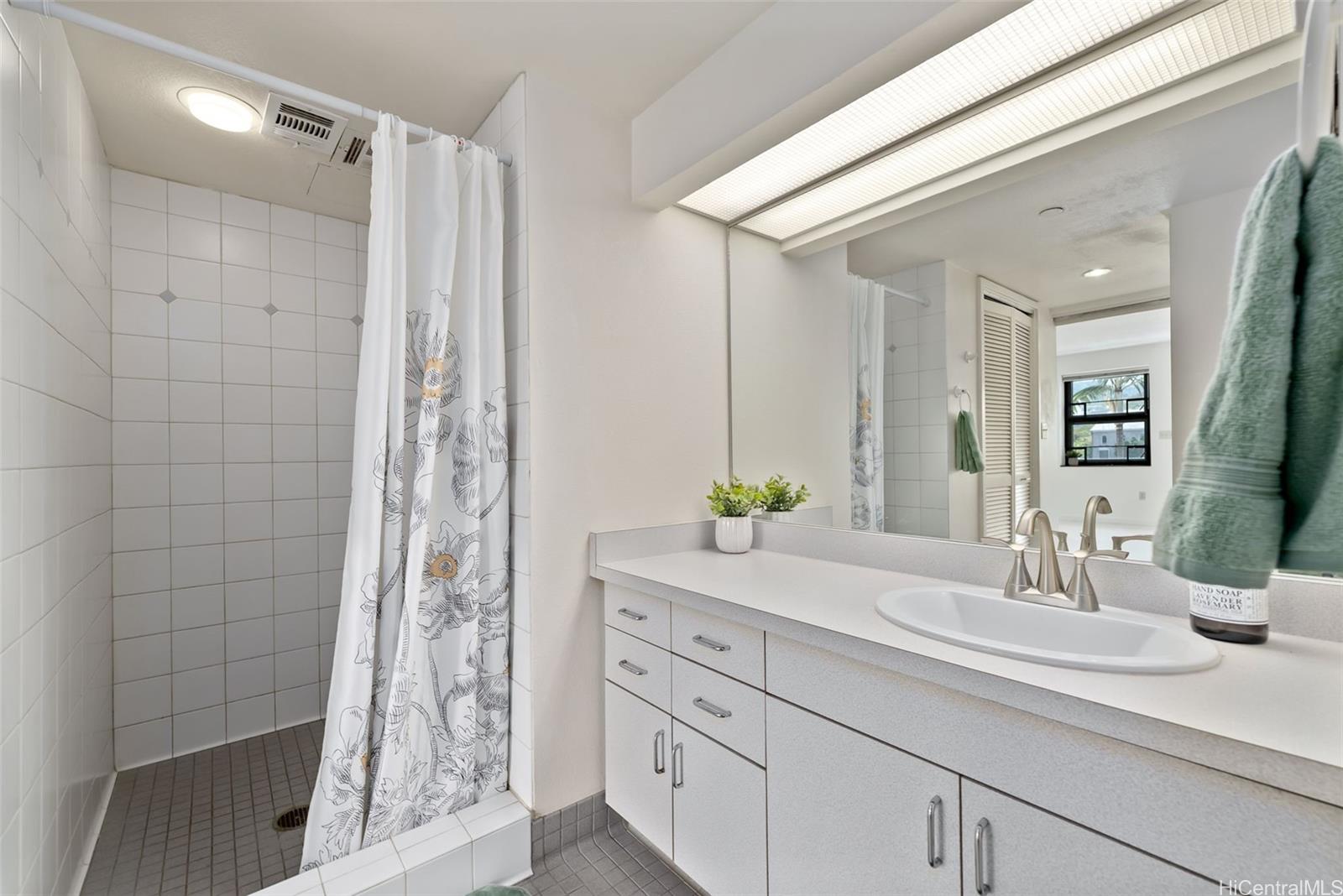 545 Queen Street  Unit 334