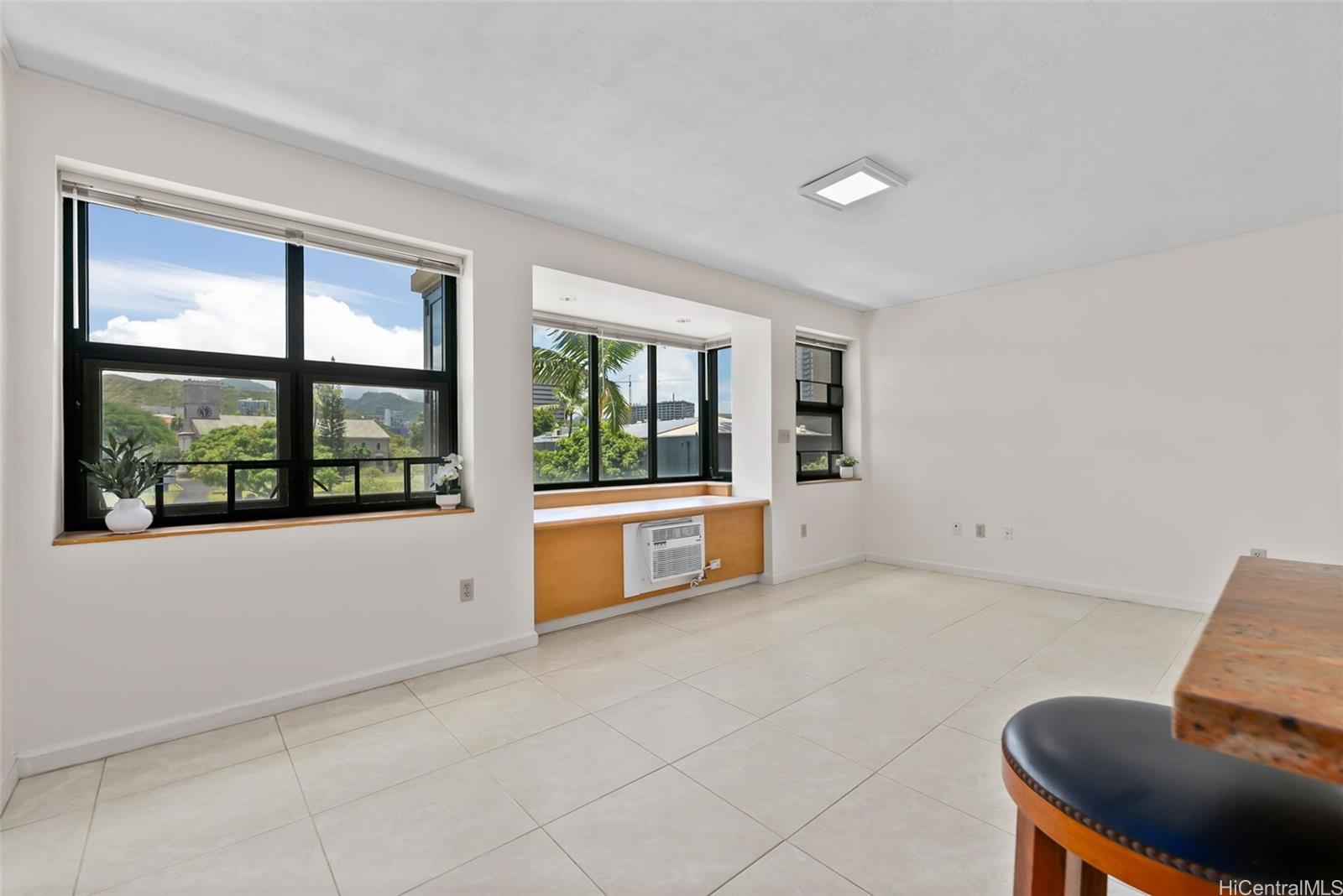 545 Queen Street  Unit 334