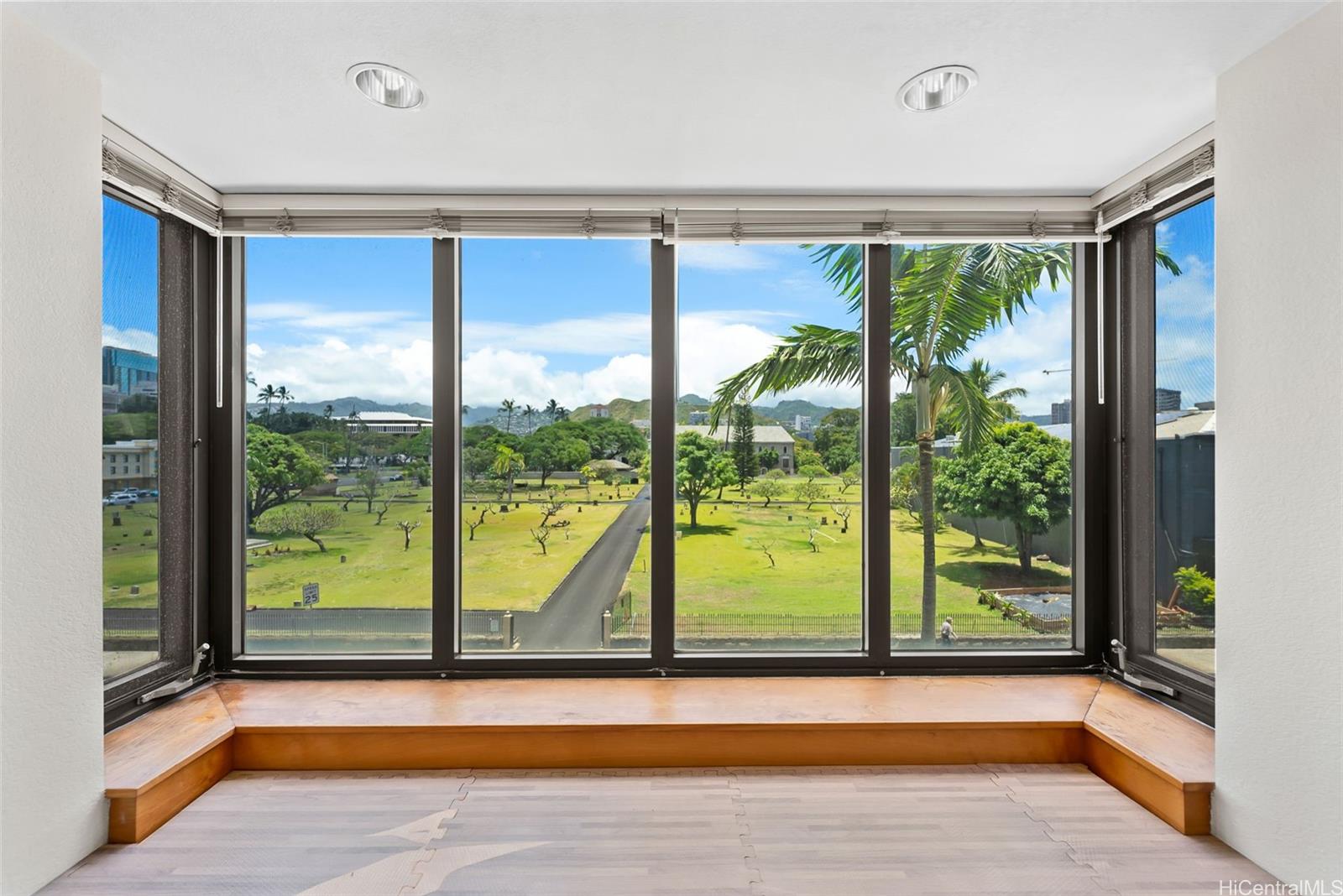 545 Queen Street  Unit 334