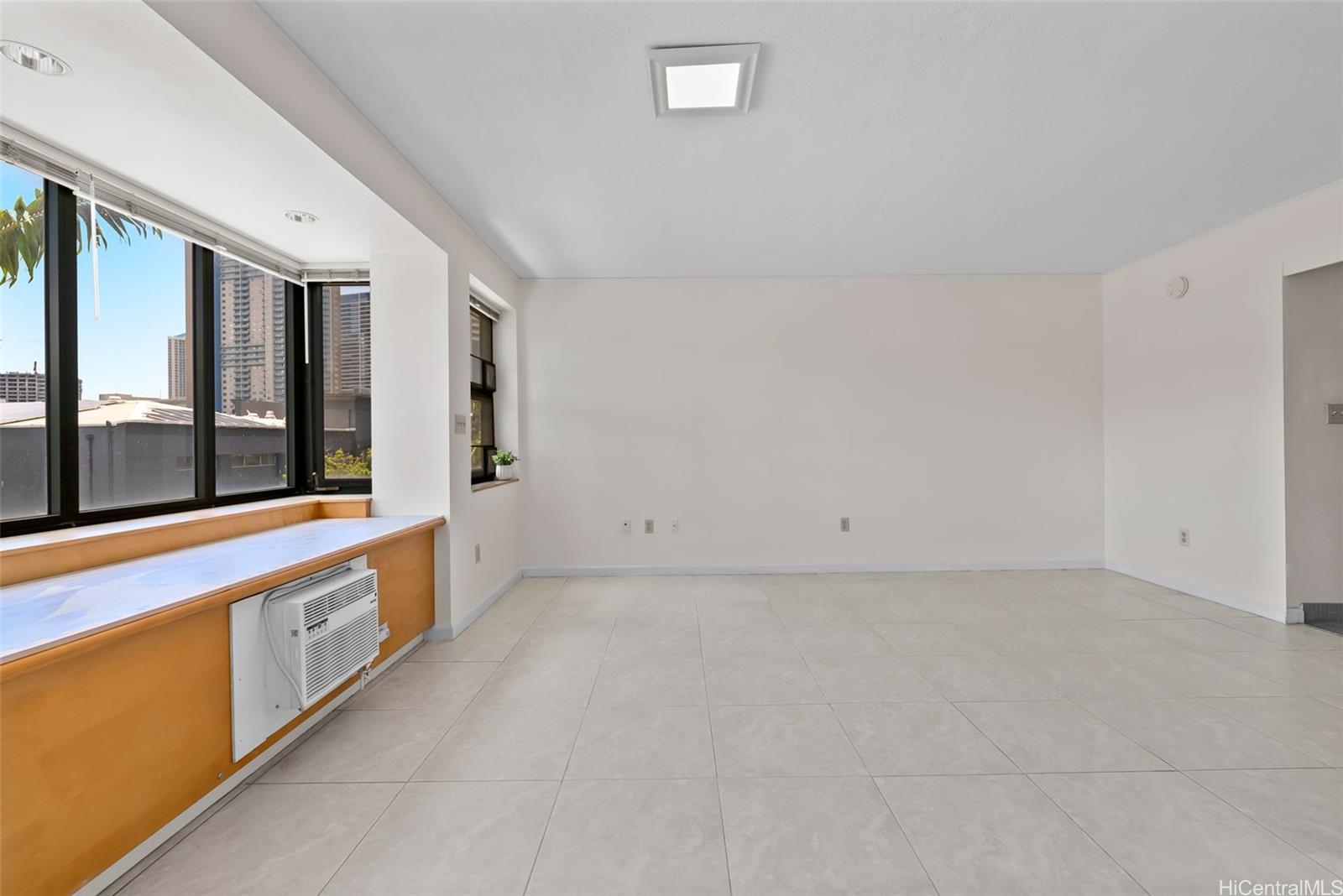 545 Queen Street  Unit 334