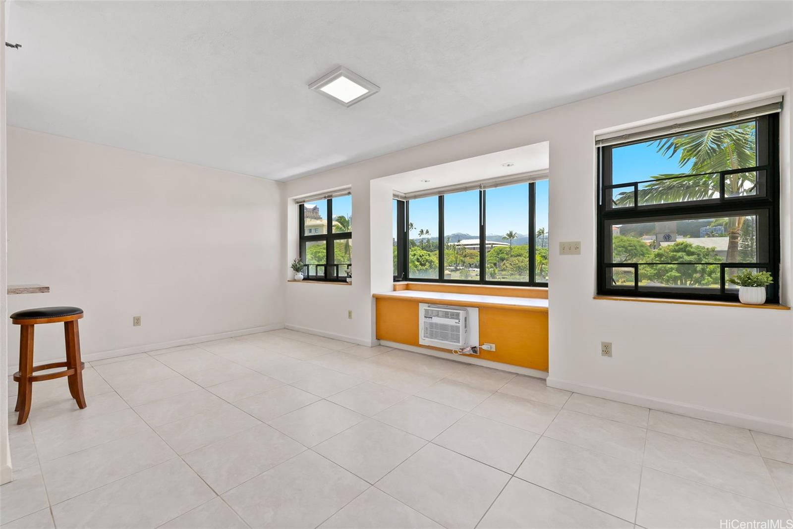545 Queen Street  Unit 334