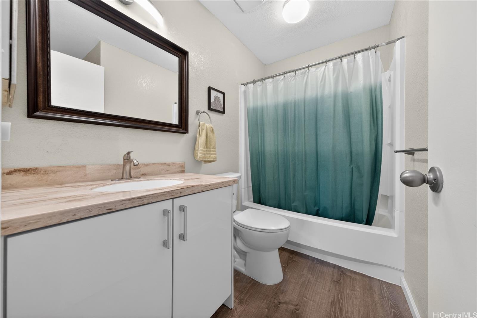 594 Mananai Place  Unit 21W