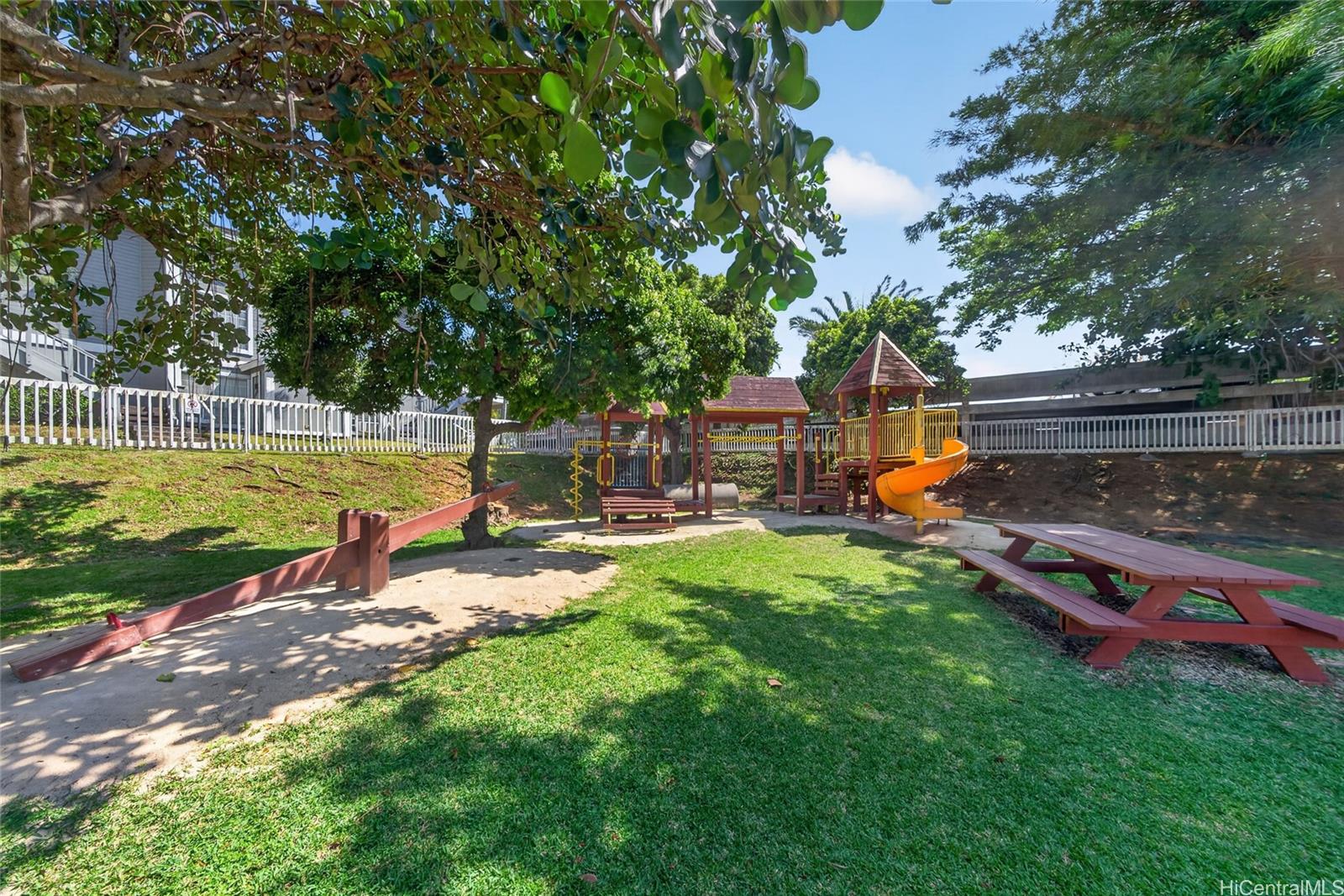 594 Mananai Place  Unit 21W