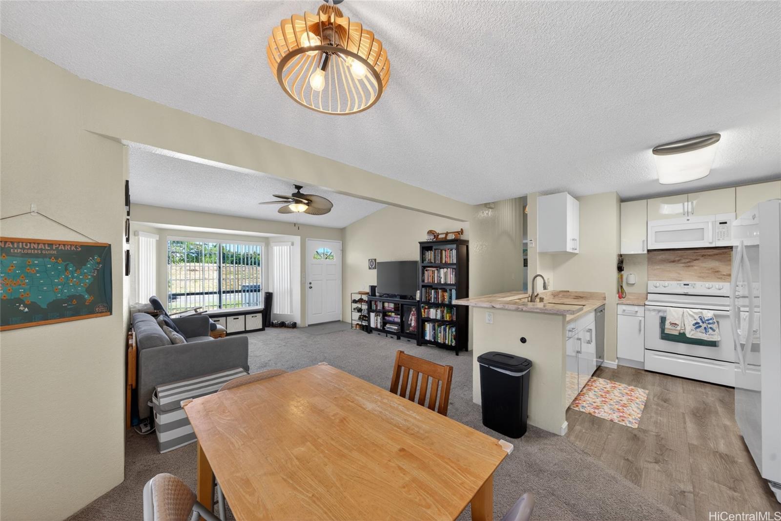594 Mananai Place  Unit 21W