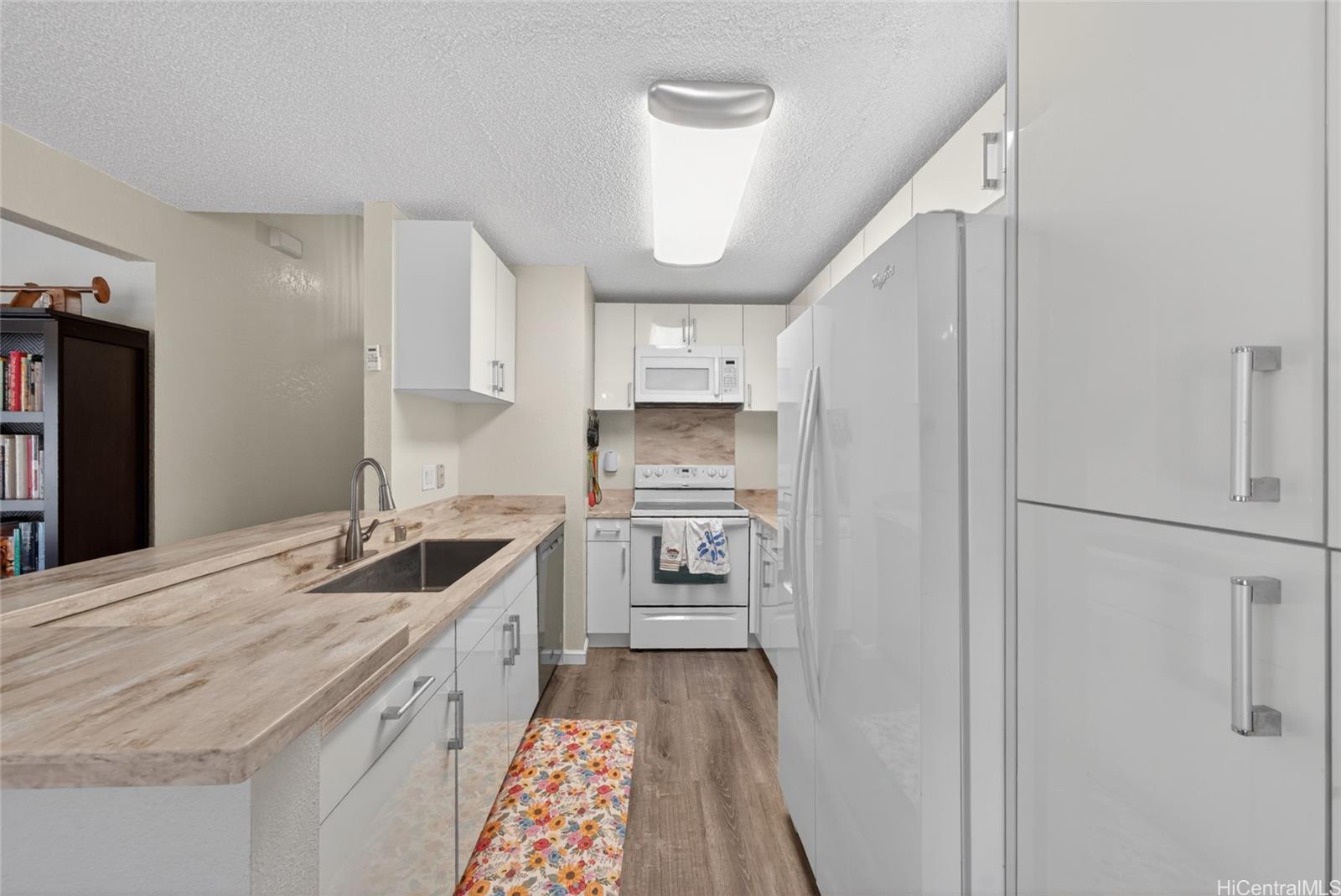 594 Mananai Place  Unit 21W