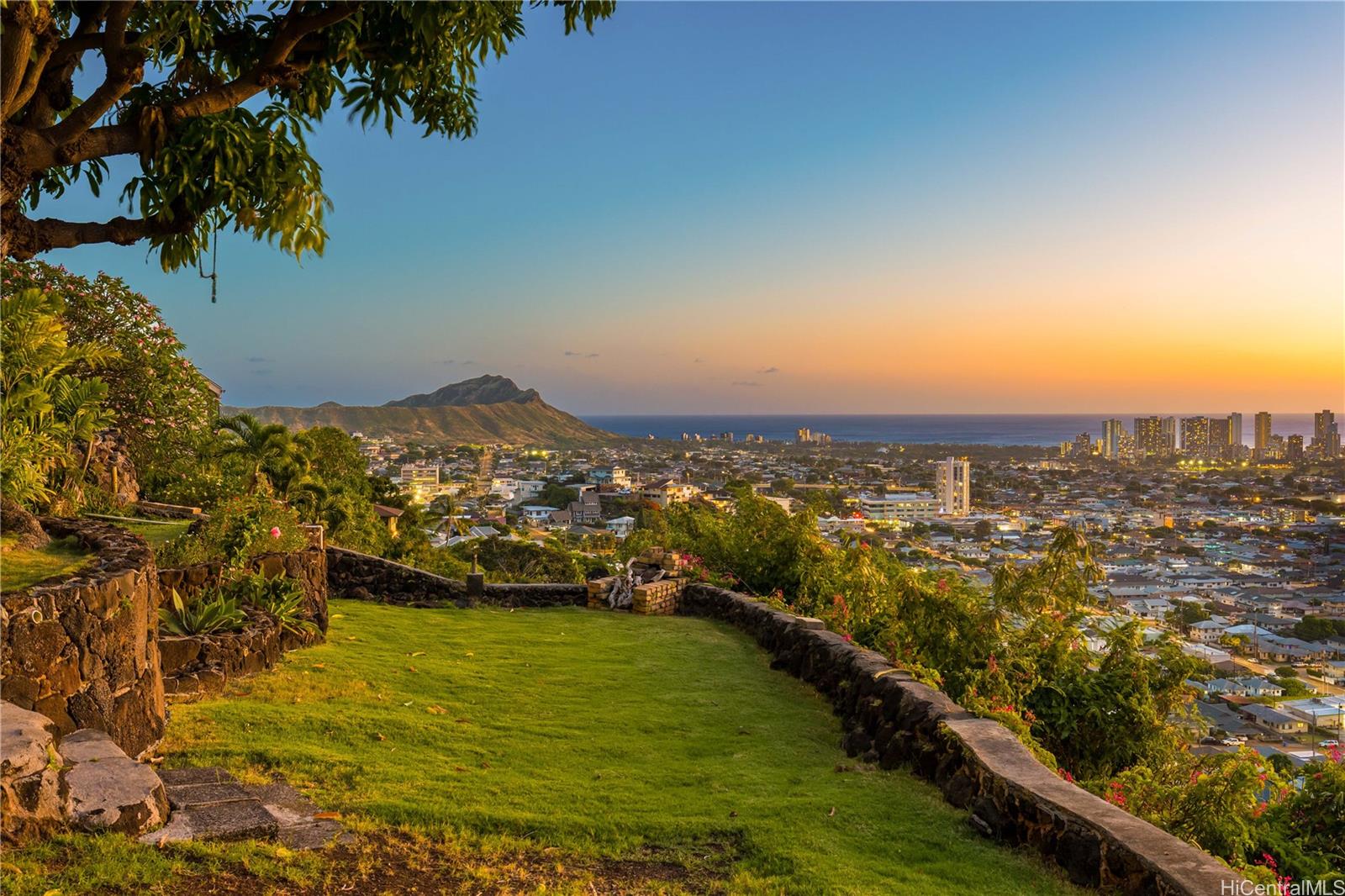 Photo 23 of 25
