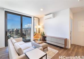 987 Queen Street  Unit 4103