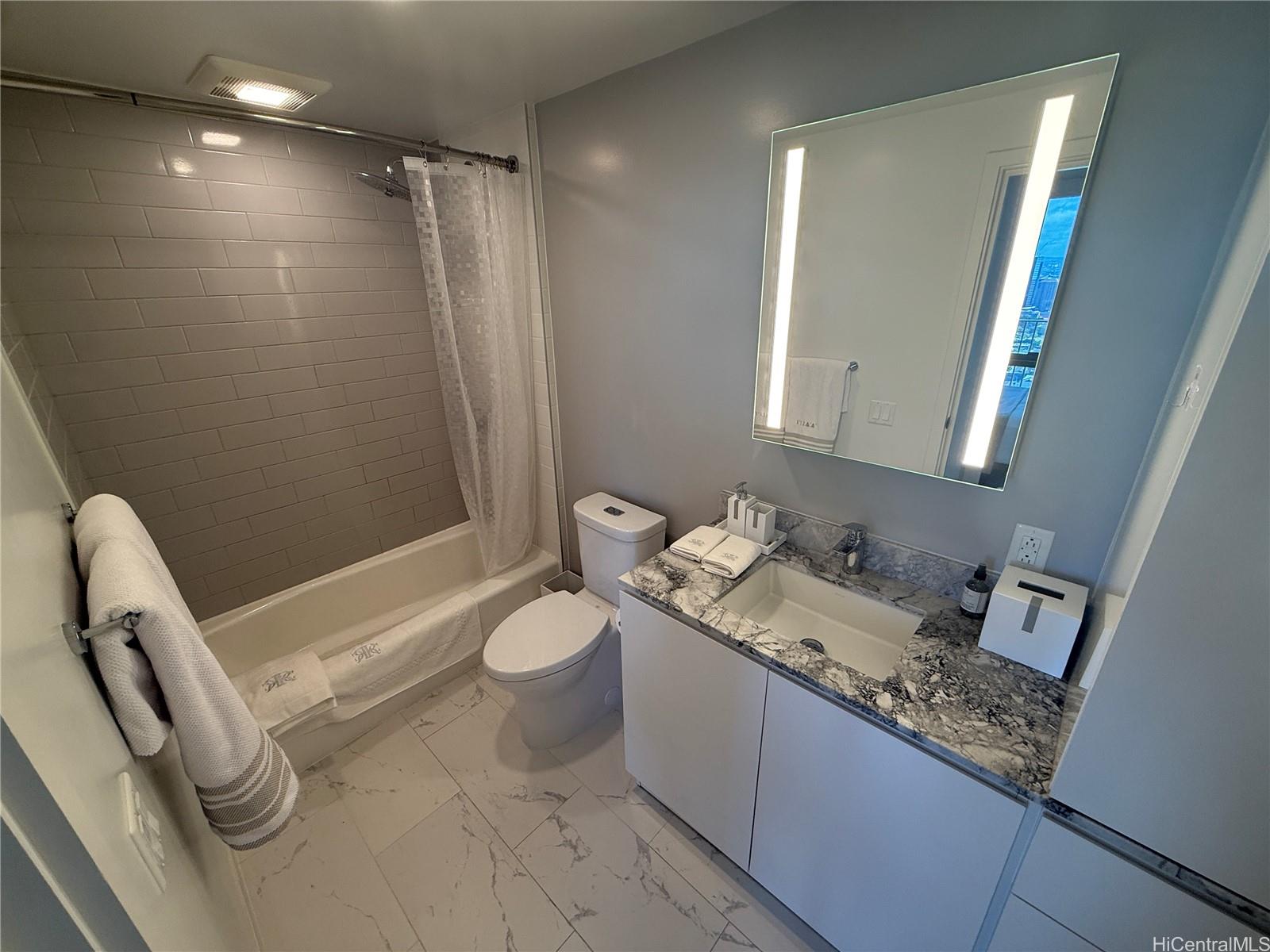 987 Queen Street  Unit 4103