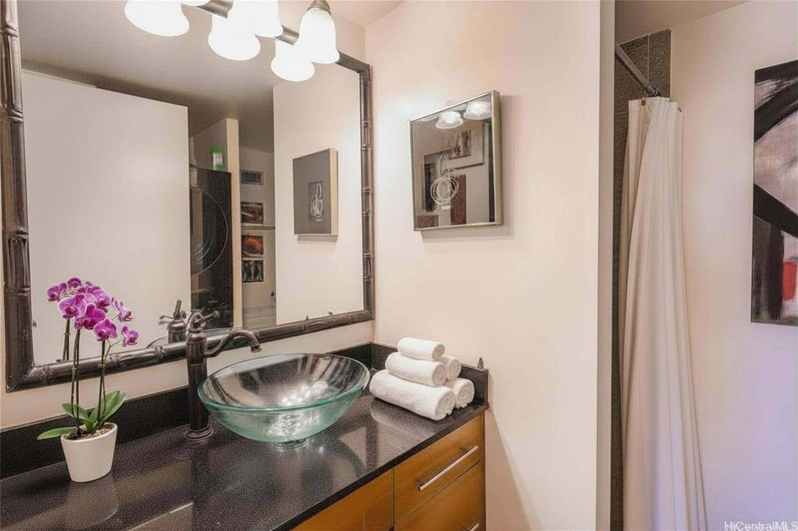 700 Richards Street  Unit 706
